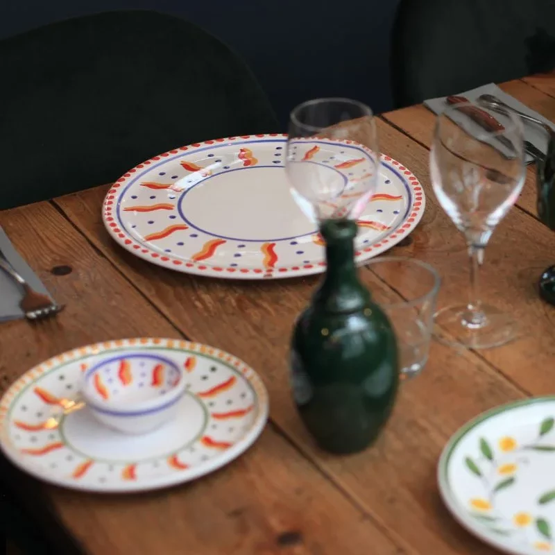 assiette à pizza artisanale.100% artisanale. faite avec le coeur