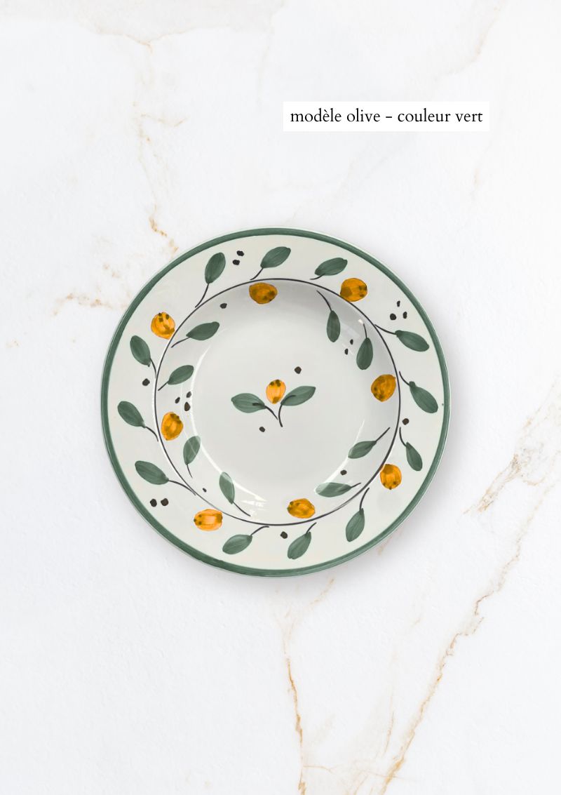 assiette artisanale creuse en majolique colorée