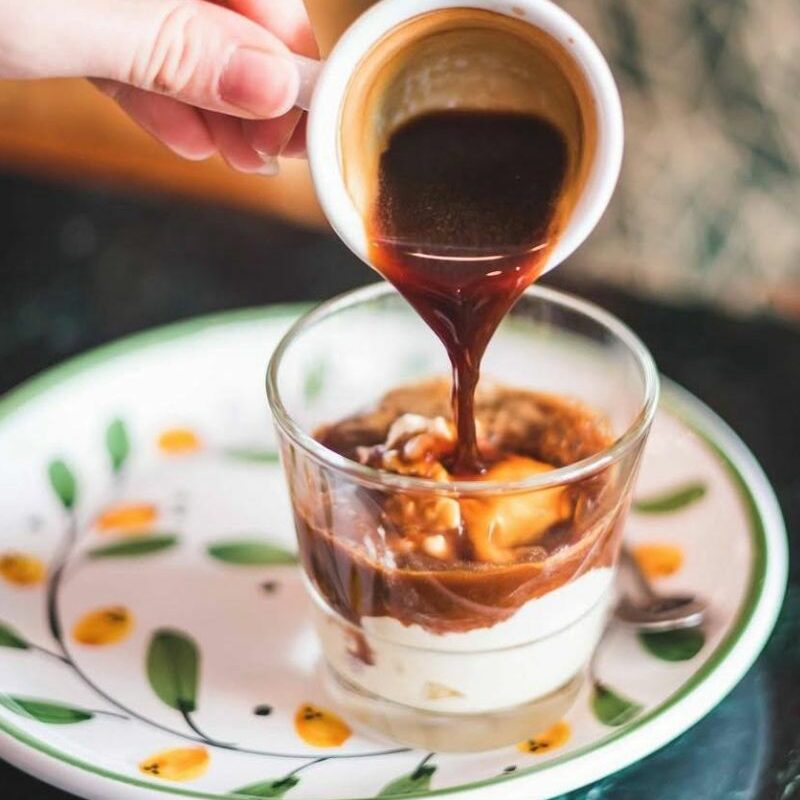 assiette personnalisée en majolique version olive verte