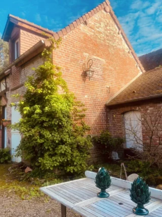 Instagram post from maisongala_mg. This post is in position 1.